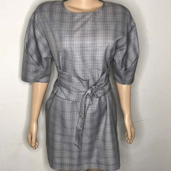 💥💥Zara collection plaid dress size 8 with belt💥

8004 - Picture 7 of 7